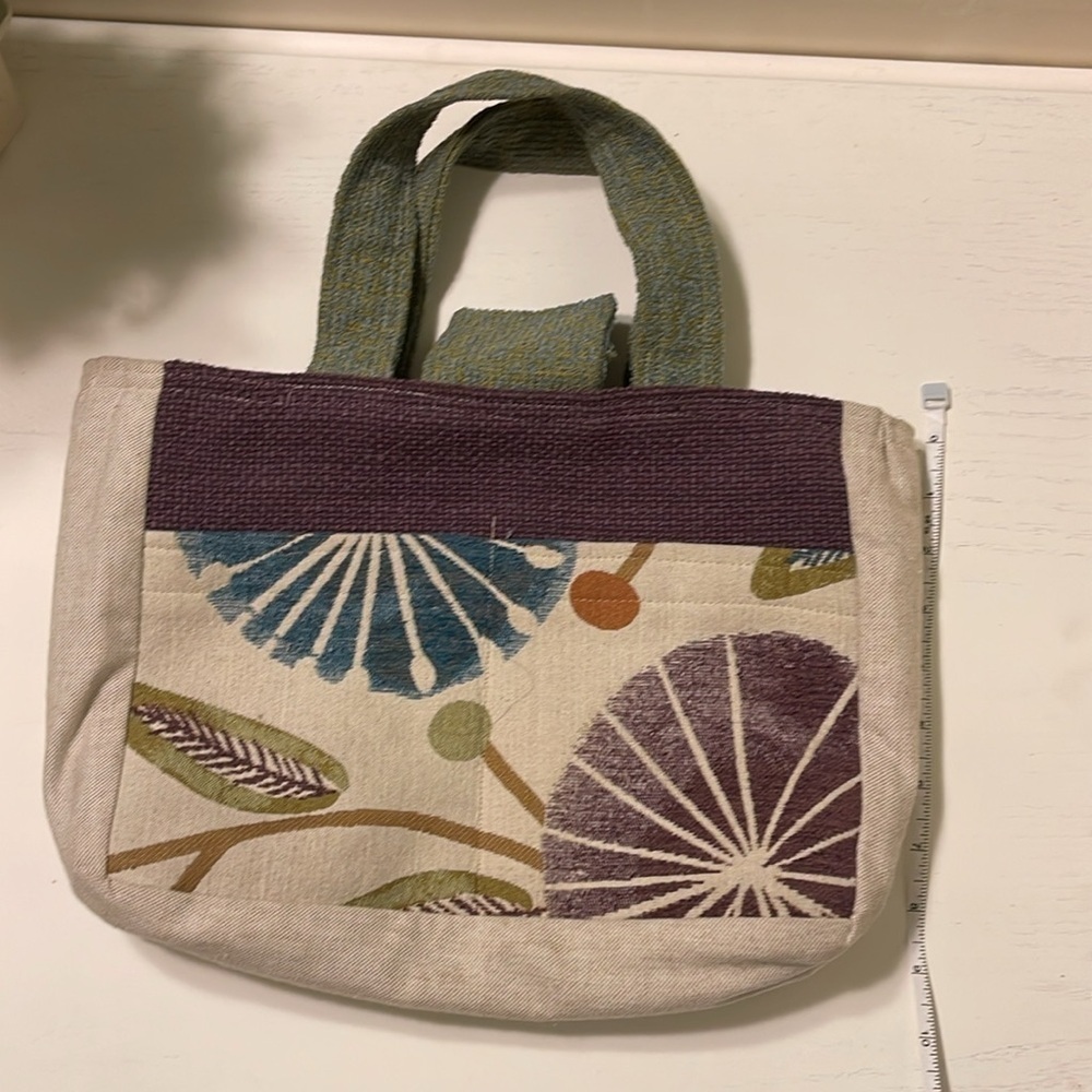 Cute fall tote. Kindred Spirit Style. - Picture 2 of 6